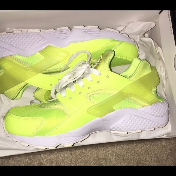 neon nike huarache